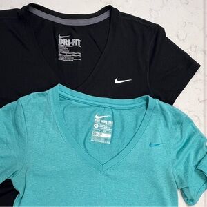 Nike Black and Teal V-Neck Dri-FIT Tees Bundle, size XS